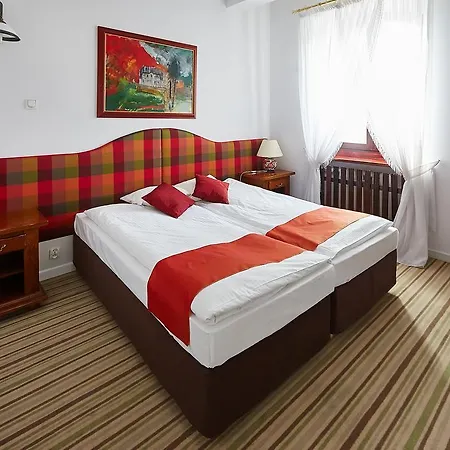 Palac W Myslecinku Hotel 3*